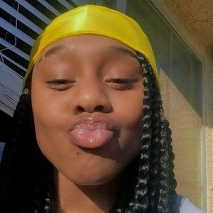 Meet your Posher, Ebony